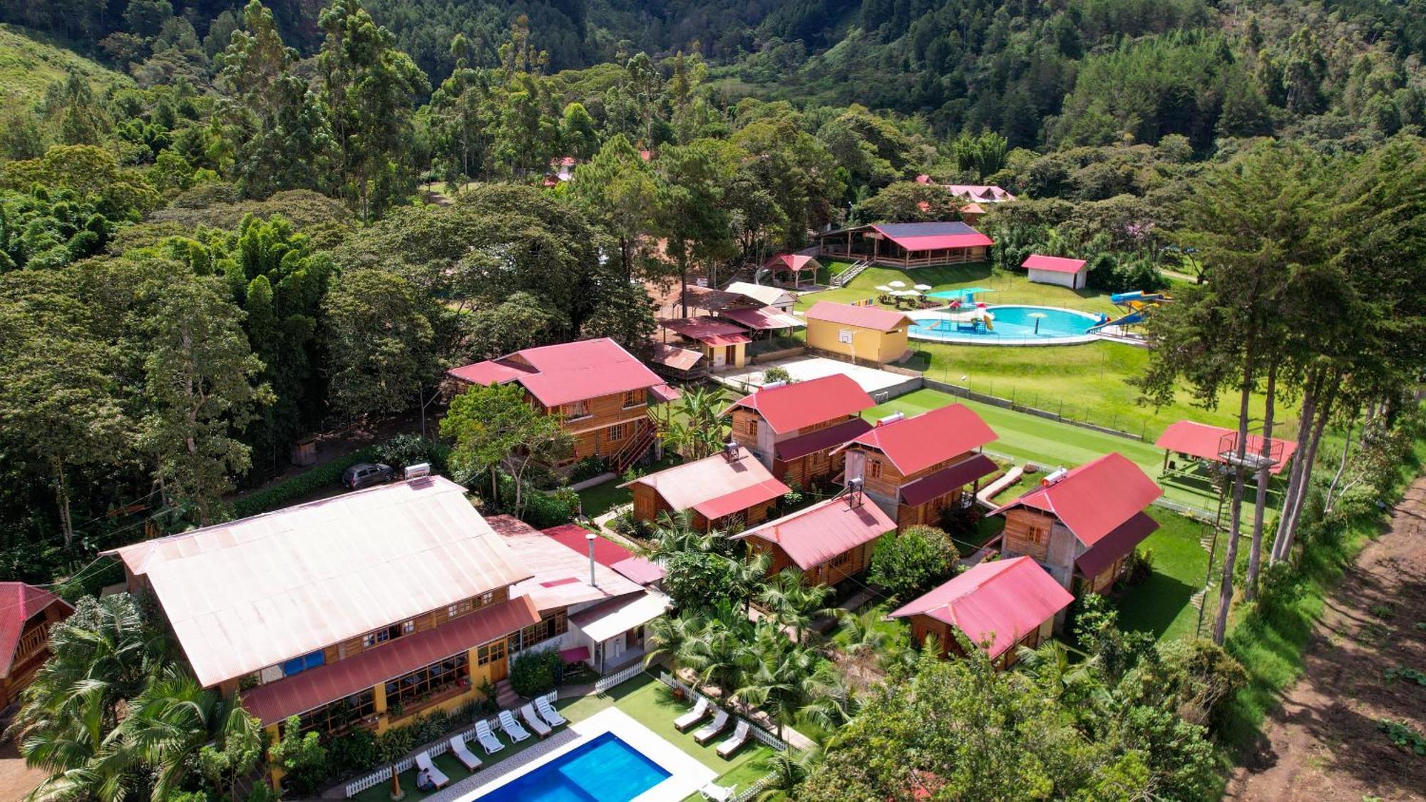 Fundo Hassinger Alojamento de Turismo Selvagem Oxapampa